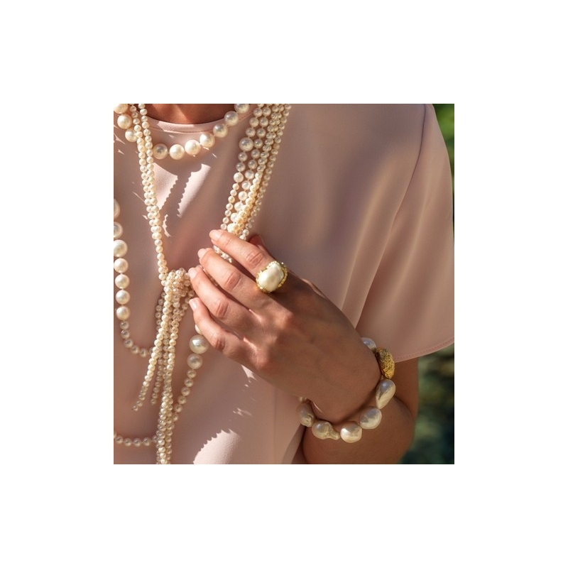 Baroque pearl and 18 kt gold bracelet