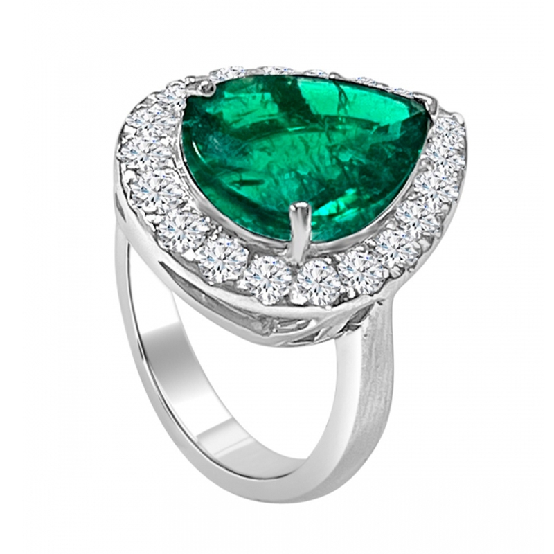 GOLD, DIAMONDS AND PEAR CUT EMERALD RING